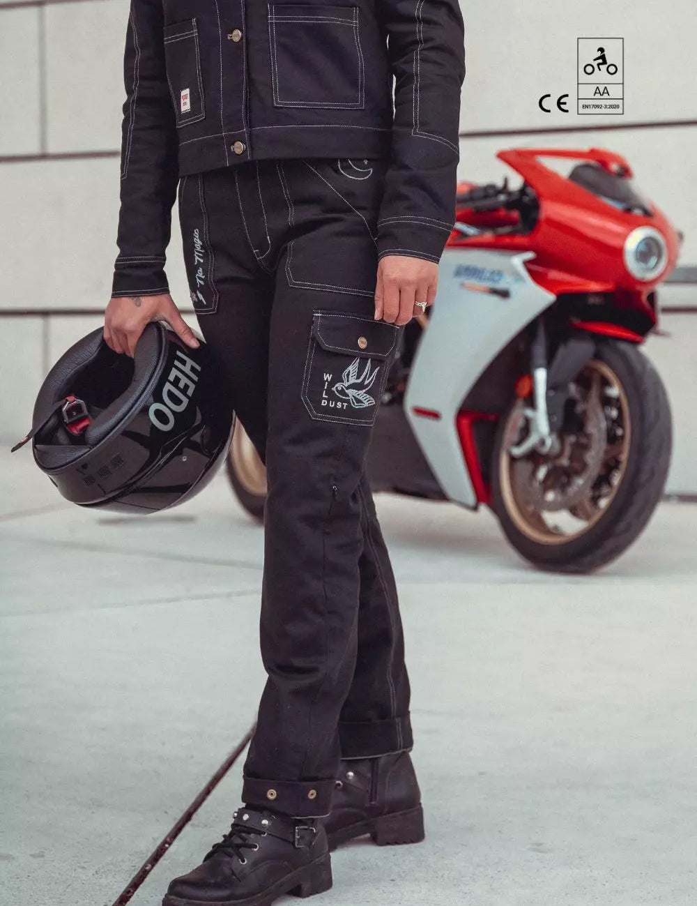 cargooverlandblack.webp