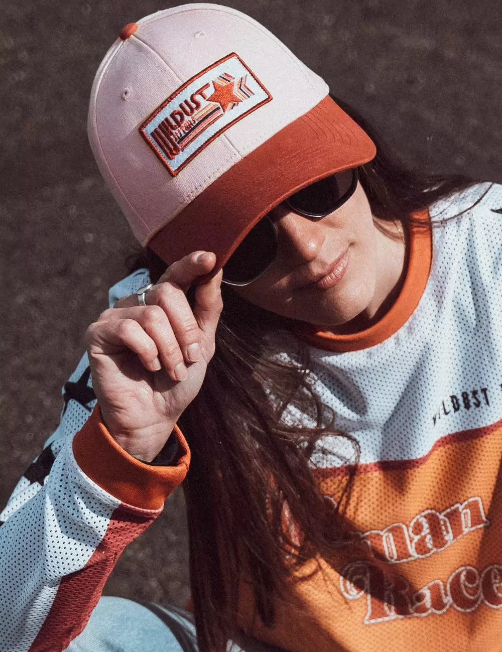 casquettewomanracer.webp