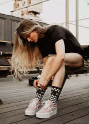 SOCKS - CHECKERBOARD GREY