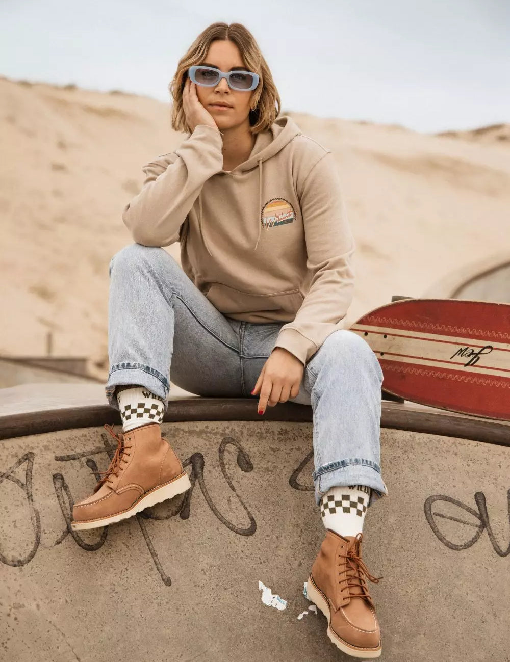 hoodie_wind_race.webp