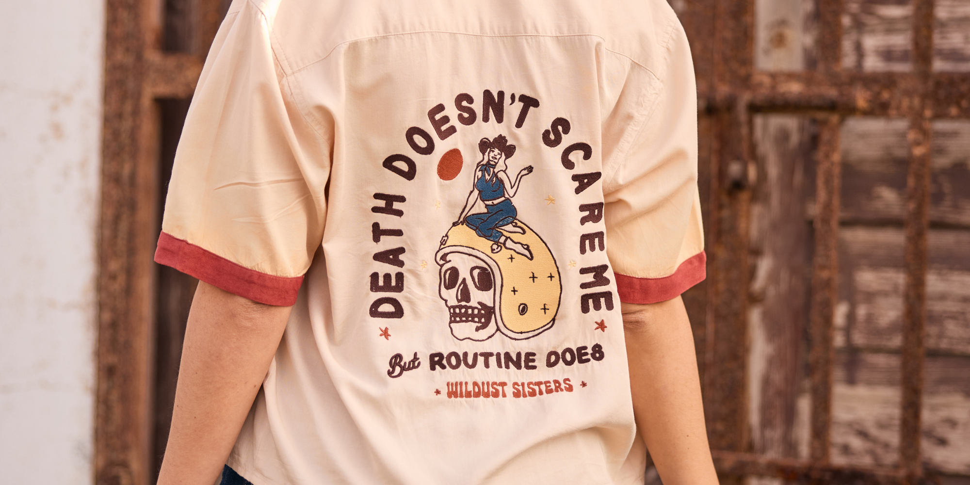 LIGHT SHIRT - SCARY ROUTINE