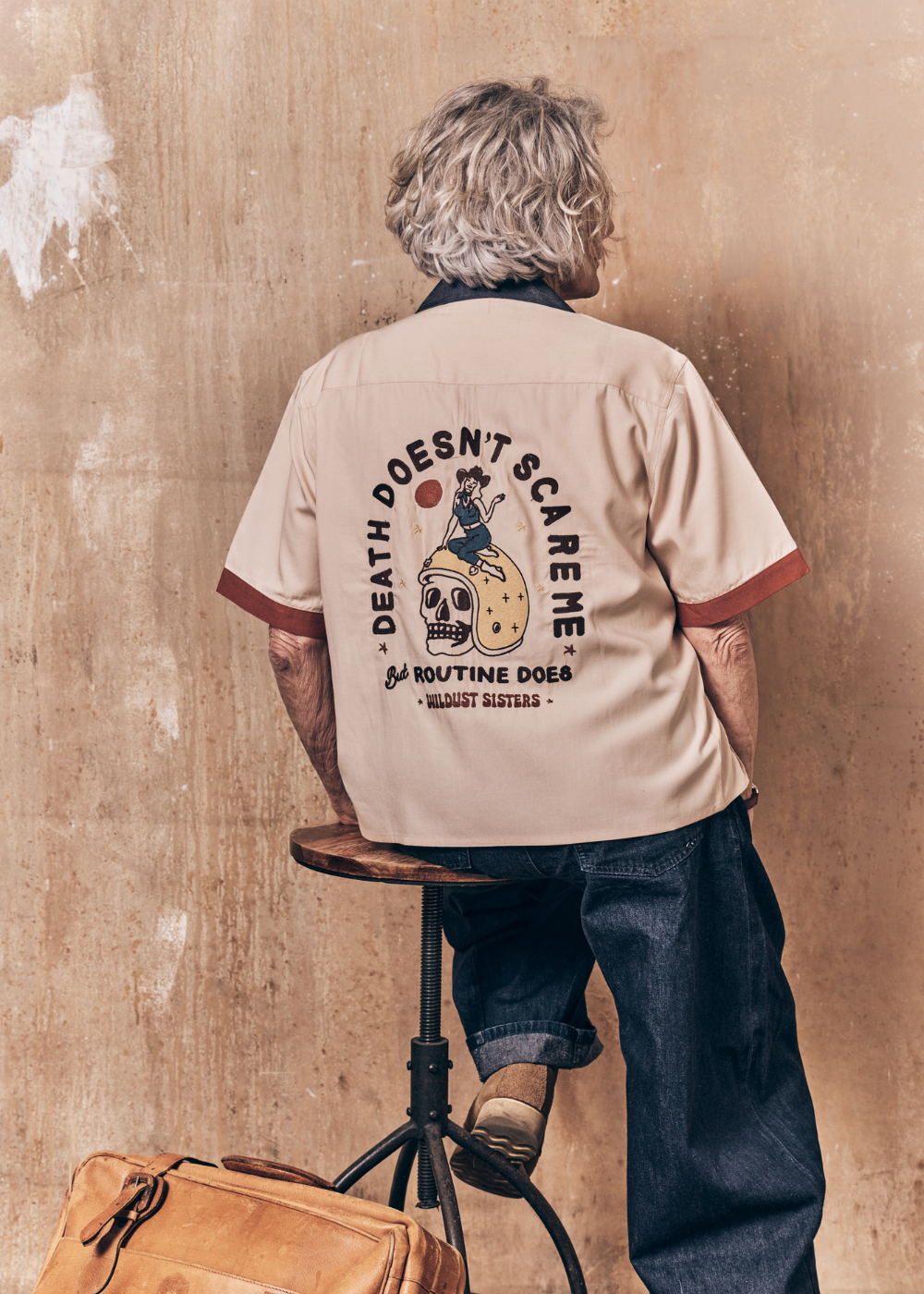 LIGHT SHIRT - SCARY ROUTINE